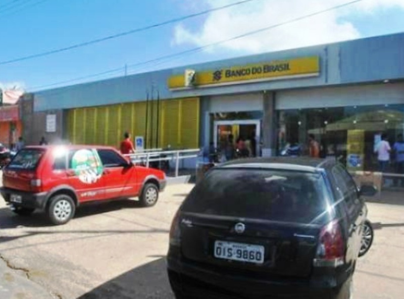Polícia cerca bandidos no Banco do Brasil de Timon