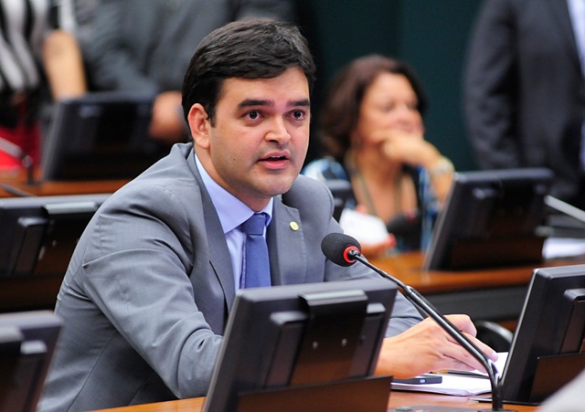 Deputado Rubens Júnior apresenta projeto para auxilio-alimentação a estudante do PROUNI