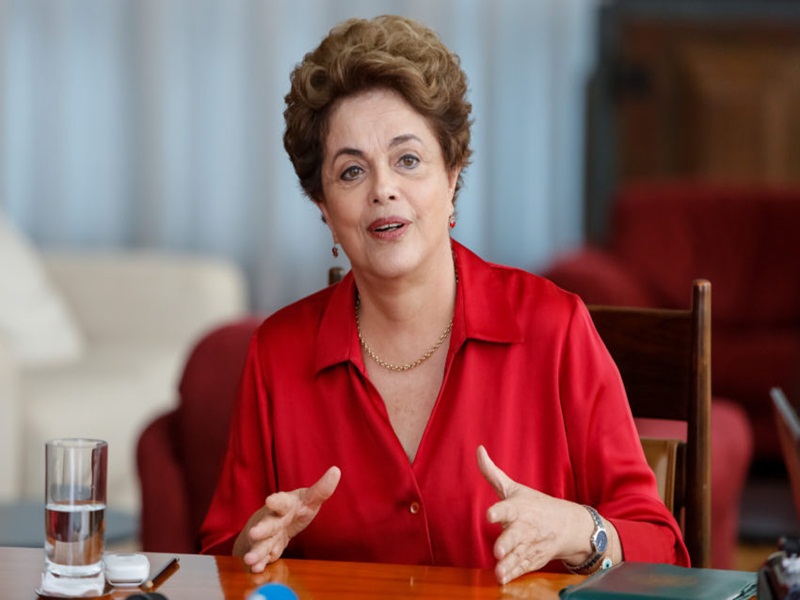 Justiça condena homem que publicou mentira contra ex-presidente Dilma na rede social