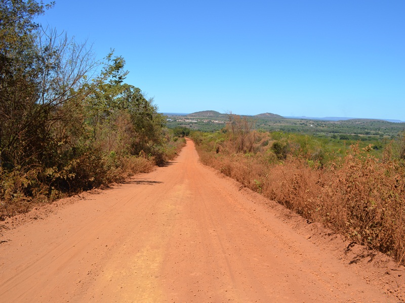 Leia mais sobre o artigo Governo Flávio Dino pode iniciar ainda este ano o asfaltamento da estrada Sucupira do Norte a Pastos Bons