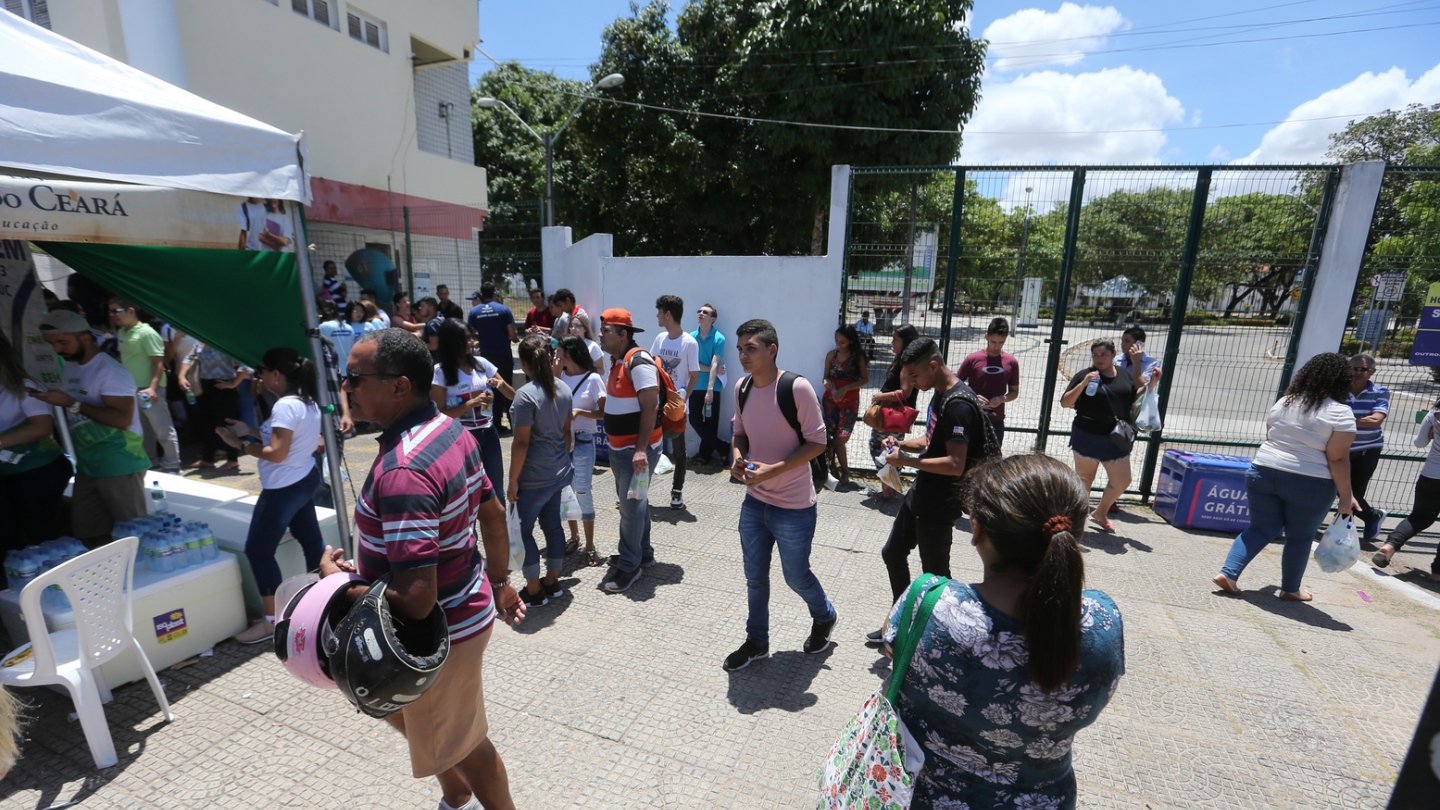 Polícia Federal investiga irregularidades no Enem em Fortaleza e apreende celulares de aplicadoras das provas
