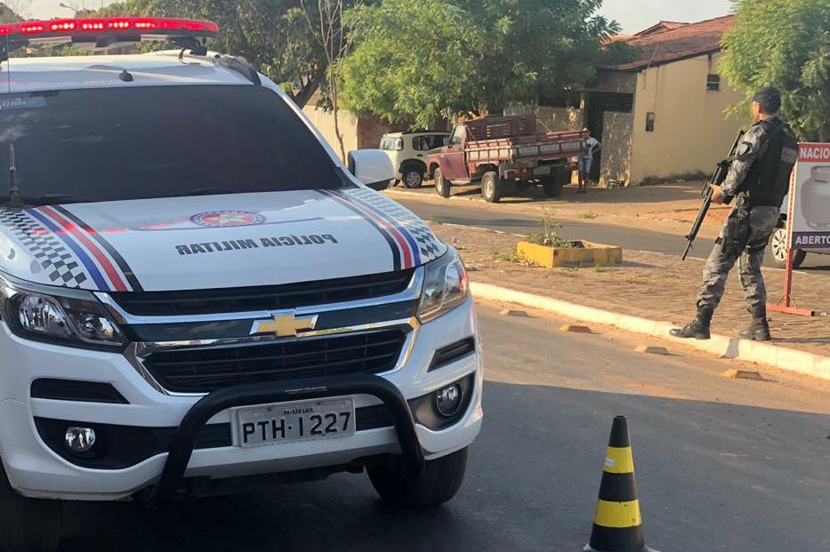 Polícia militar faz buscas atrás dos bandidos que fizeram arrastão em casa no centro de Timon