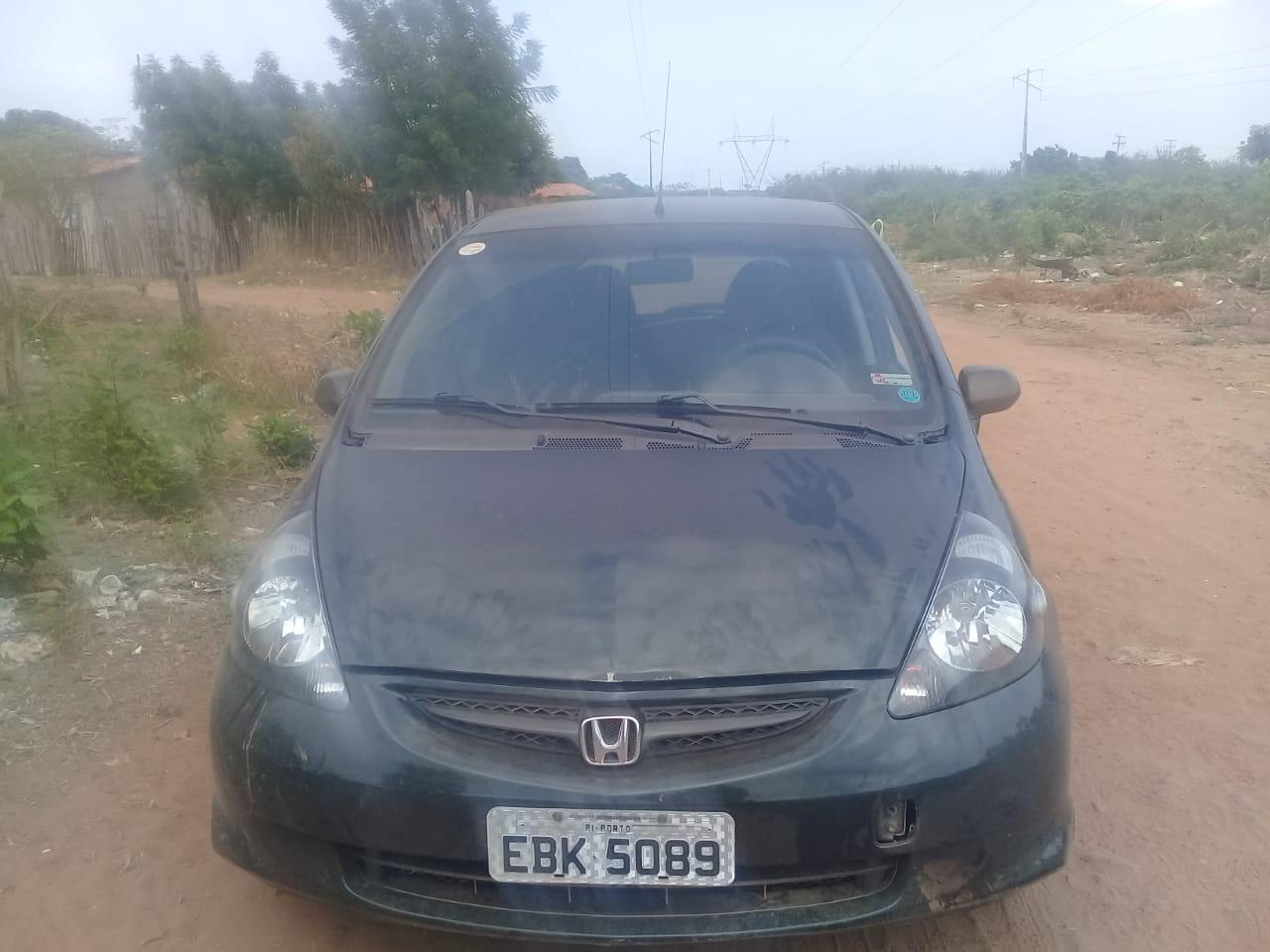 Carro roubado de mulher no centro de Timon foi abandonado pelos bandidos na Vila Monteiro