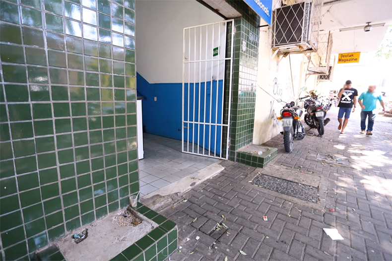 Veja com vídeo: Bandidos armados invadem escola no Centro de Teresina e fazem arrastão