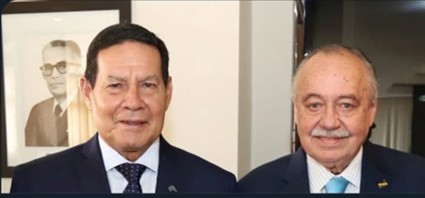 Vice-presidente Mourão mata ex-governador do Piauí, Freitas Neto, em postagem equivocada na rede social