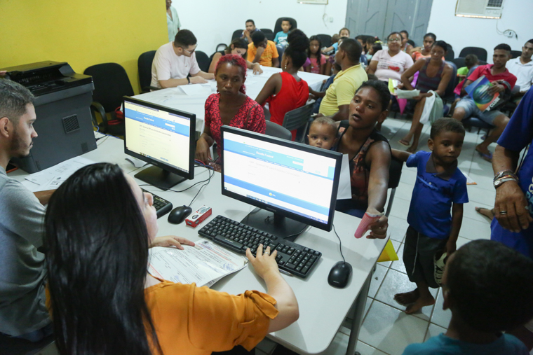 Todos por Timon beneficiou centenas de pessoas no povoado Tamanduá e bairro Flores neste sábado (7)