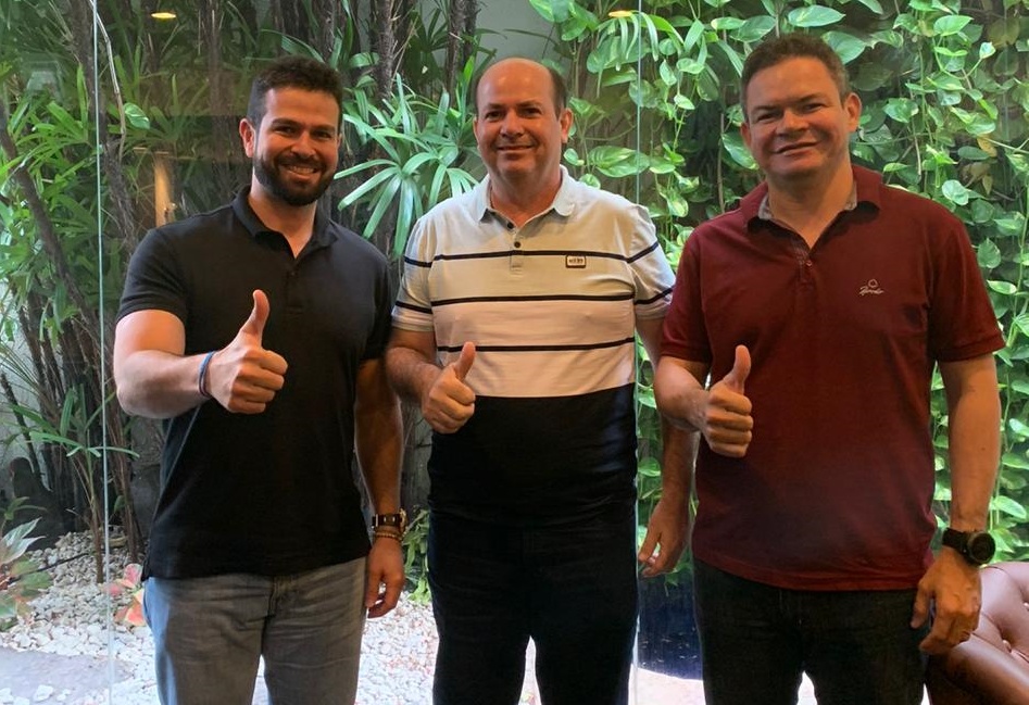 Pré-candidato a prefeito de Parnarama tem encontro com os deputados Rafael Leitoa e Gil Cutrim