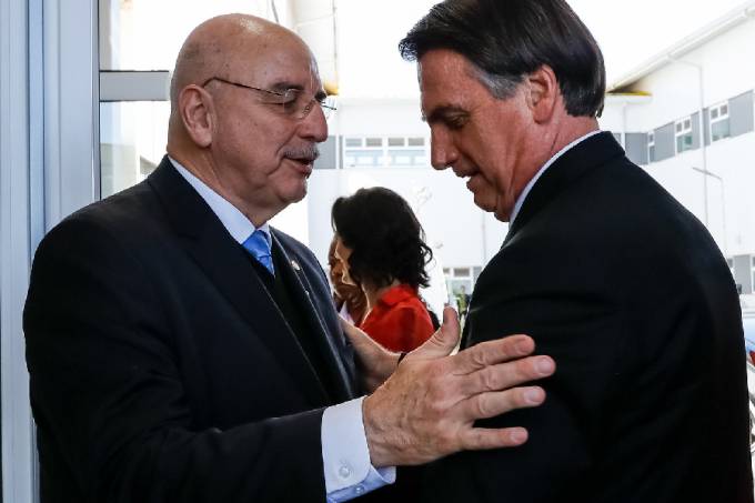 Quase 500 mil famílias estão esperando ser incluídas no Bolsa Família no governo Bolsonaro