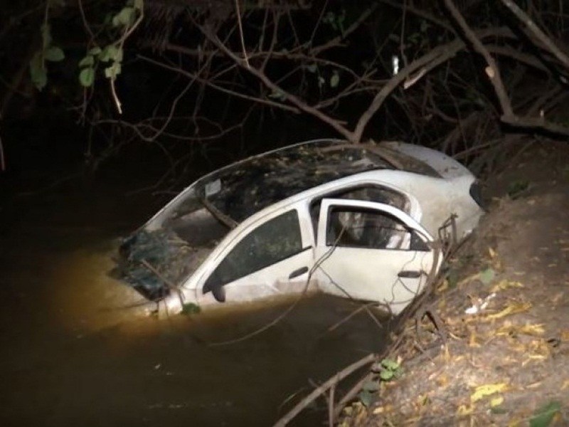 Veja em vídeo: Delegado encerra inquérito sobre casal encontrado morto dentro de carro em riacho de Caxias