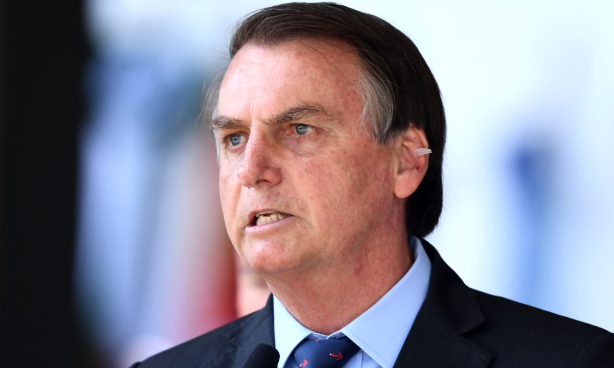 Bolsonaro cancela visita ao Nordeste e passa a ser monitorado após seu secretário fazer teste para coronavírus
