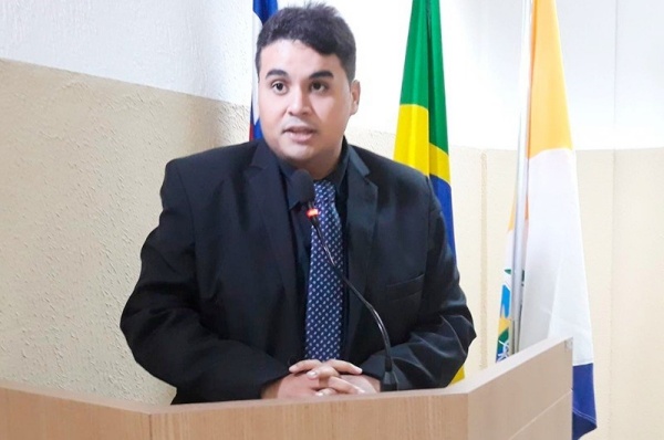 Vereador Felipe Andrade renova apoio com liderança comunitária do Parque Alvorada