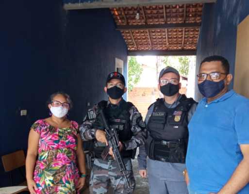 Leia mais sobre o artigo Bandidos invadem casas em assaltos no bairro Cicero Ferraz e moradores pedem ajuda