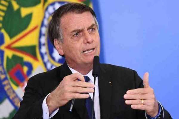 Aumento para os servidores, baixa da gasolina e R$ 400,00 de Auxílio; As apostas de Bolsonaro para ganhar as eleições