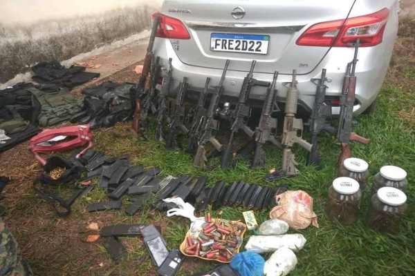 Operação policial mata 25 suspeitos de assalto a banco em Minas Gerais e apreende arsenal