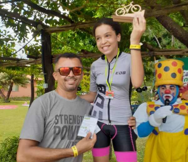 Timonense de 10 anos é campeã do 1º campeonato Kids do Araxá Bike Park