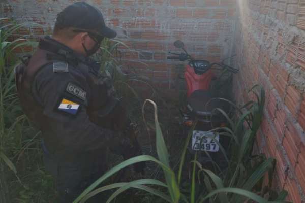 Leia mais sobre o artigo Guardas municipais estouram ponto de desmanche de motos roubadas em Timon