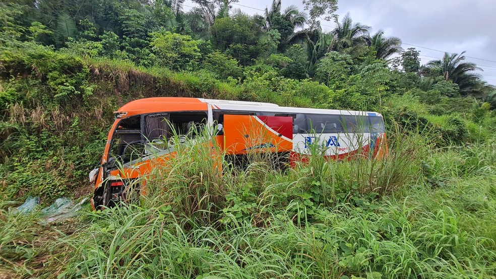 Ônibus de empresa de Timon sofre acidente no Pará : Felizmente sem gravidades