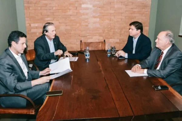 União Brasil, MDB, PSDB e Cidadania querem intensificar conversas com Ciro Gomes