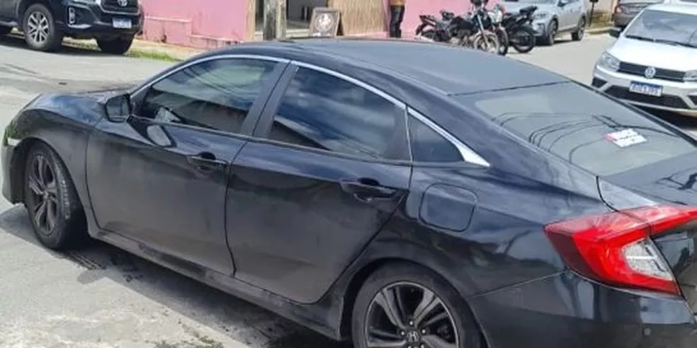 Veículo de luxo clonado é apreendido com policial militar em São Luís