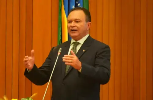 Governador Carlos Brandão anuncia que vai antecipar o pagamento dos servidores
