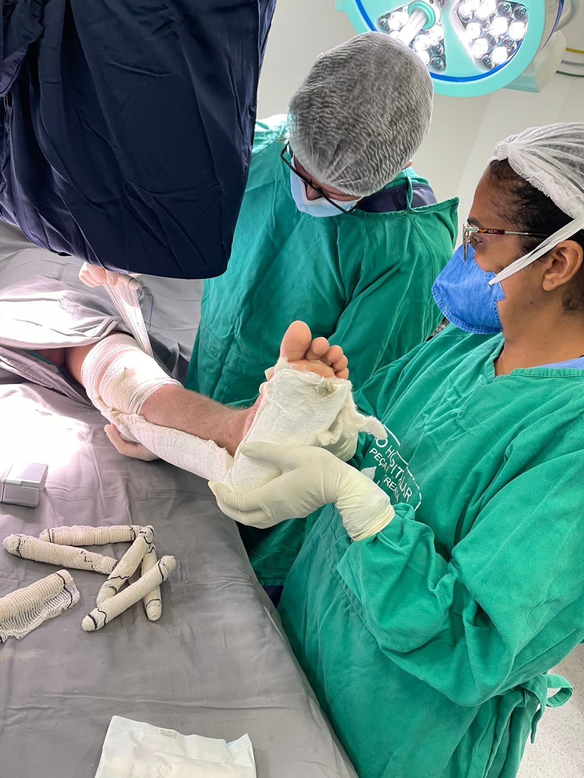 Alarico Pacheco realiza sua primeira cirurgia ortopédica da história