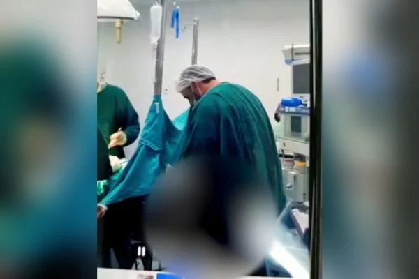 Assista: Vídeos mostram médico estuprando paciente e depois sendo preso