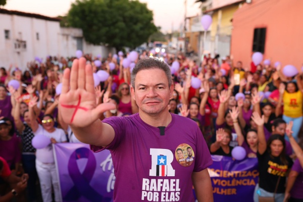 Deputado Rafael promove caminhada em Timon pelo fim da violência contra a mulher