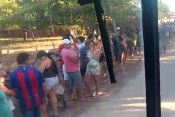 Assista: Criança de 7 anos no Ceará atrai multidão após curar pessoas com reza