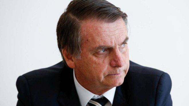 Saiba mais : Bolsonaro ao deixar a presidência terá direito a carros, seguranças e salário