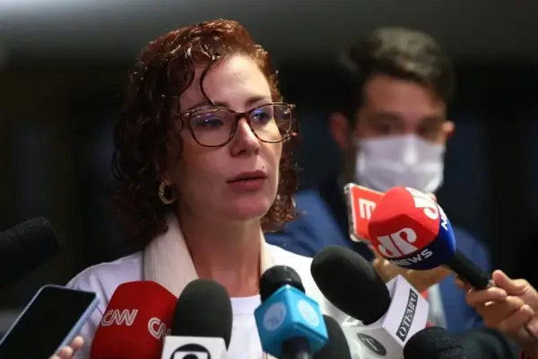 Confraternização do PL registrou discussão de Bolsonaro com Carla Zambelli
