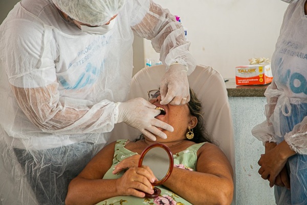 Beneficiários do IPMT são contemplados com próteses dentárias do programa Viva o Sorriso