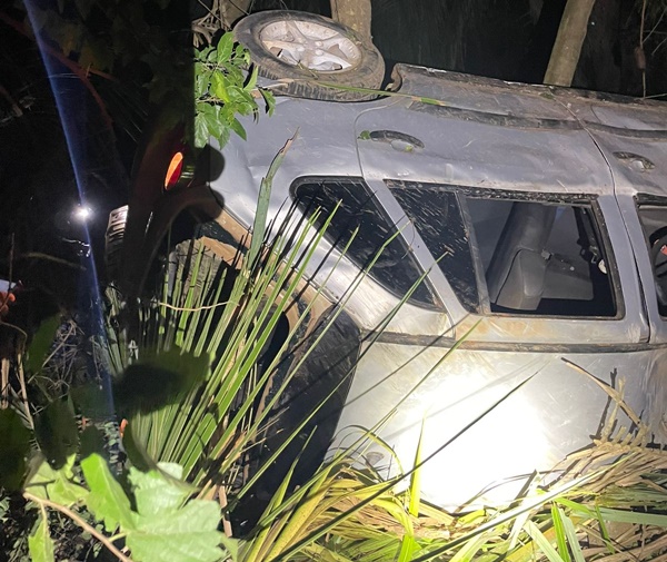 Timon: Assalto no povoado São Gonçalo termina com carro tombado e um preso