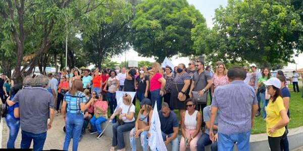 Brandão anuncia proposta de aumento de dez por cento, mas professores do Maranhão mantém a greve