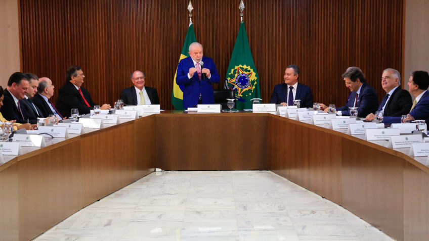 Reunião de Lula com ministros durou o dia todo