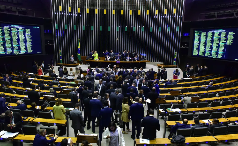 Veja como votaram os deputados do Ma na reforma tributária; Josimar votou com Lula