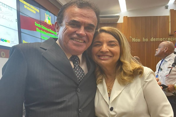 Presidente da Assembleia Legislativa homenageia ex-vereador de Caxias em solenidade