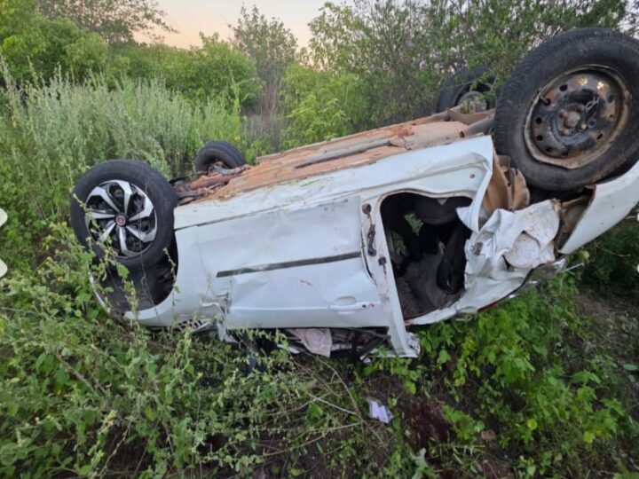 Buraco na pista e inexperiência do condutor podem ter causado a morte de 3 jovens em acidente no Piauí