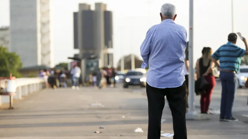 Governo do Brasil aprova medicamento para retardar avanço do Alzheimer