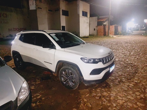 Parque Alvorada em Timon: Polícia apreende em residência carro roubado, anabolizantes e arma