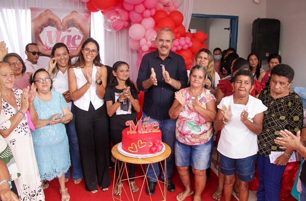 Mês das Mães : SEMDES realiza ação especial no CRAS do Parque Piauí com serviços, homenagens e celebração