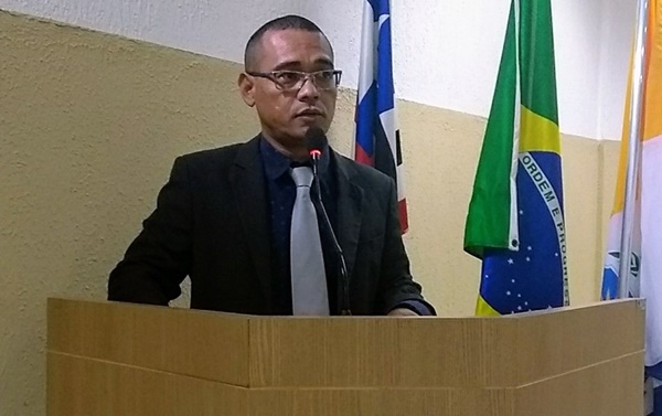 O encontro do vereador Kaká do Frigosá com os PMs acusados de agredirem o filho dele
