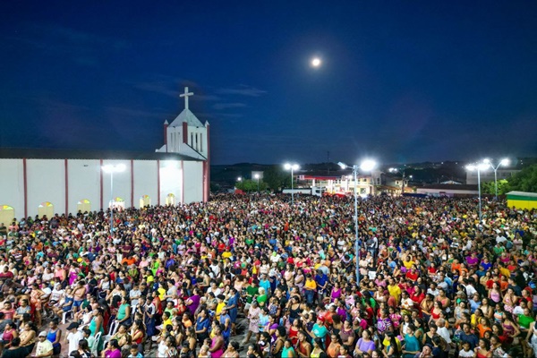 Evento das mães em Matões mostra prestígio do prefeito Nonatinho