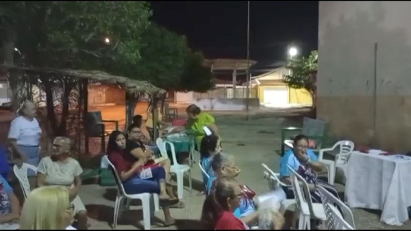 Timon : Equatorial corta energia de igreja e missa acontece na calçada