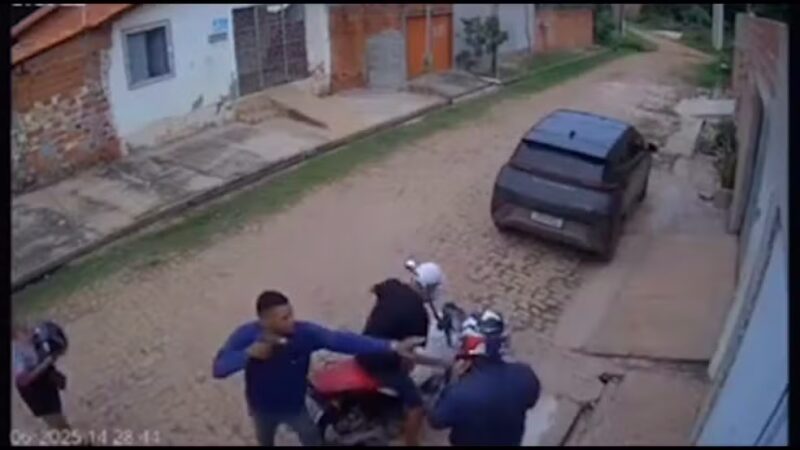 PM recupera moto roubada e prende ladrões de motociclista em Timon